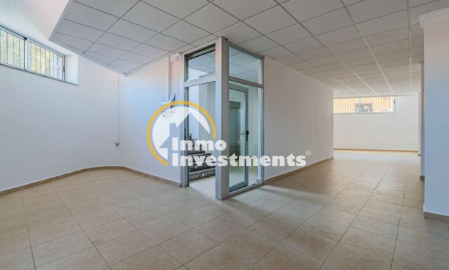 Bestaande bouw - Business local - Torrevieja - Nueva Torrevieja - Aguas Nuevas
