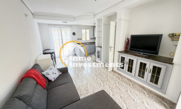 Resale - Town house - Villamartin - Bosque de las Lomas 