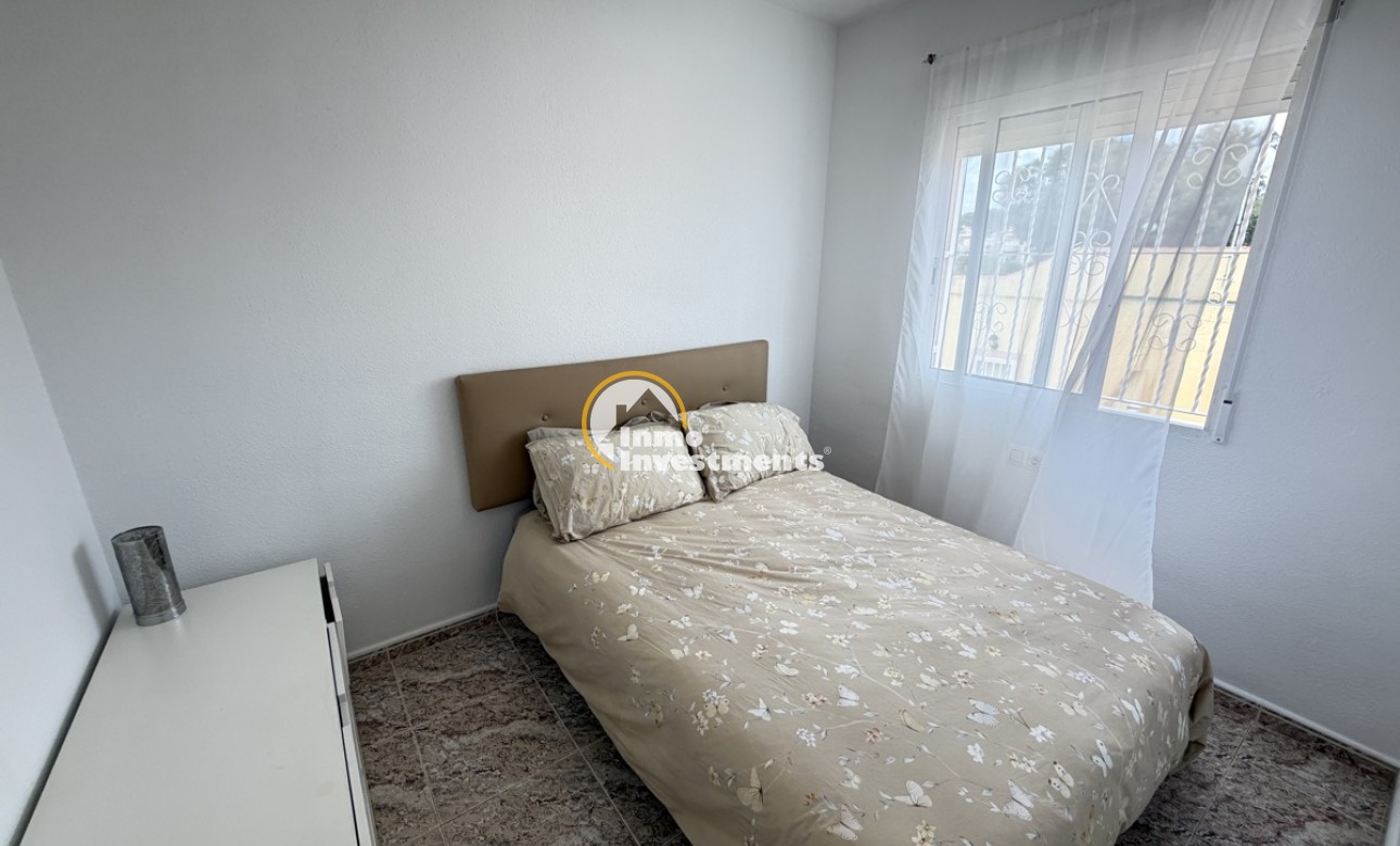 Resale - Town house - Villamartin - Bosque de las Lomas 