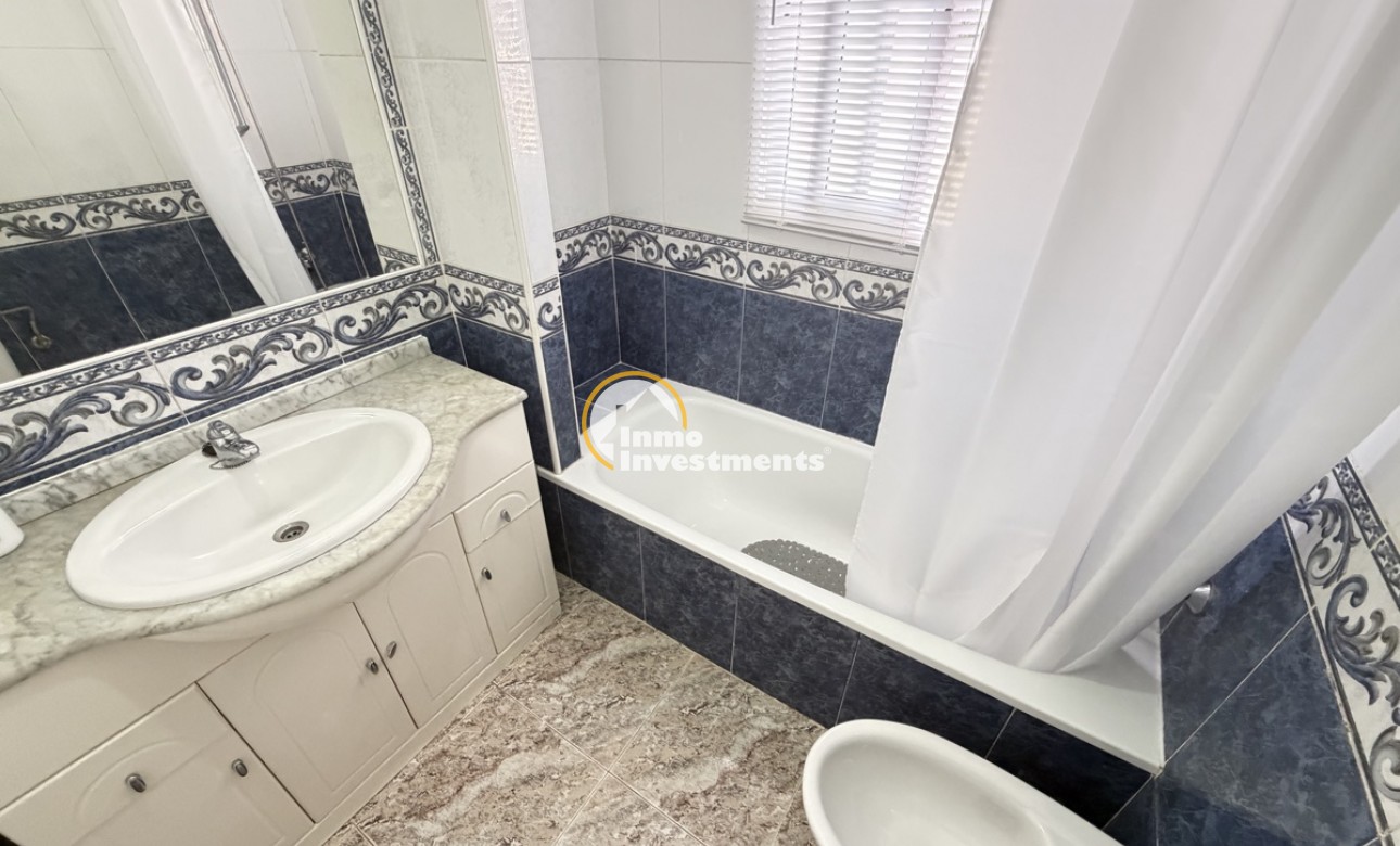 Resale - Town house - Villamartin - Bosque de las Lomas 