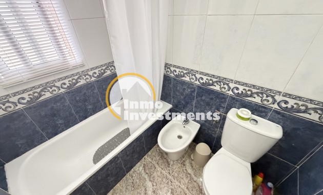 Resale - Town house - Villamartin - Bosque de las Lomas 