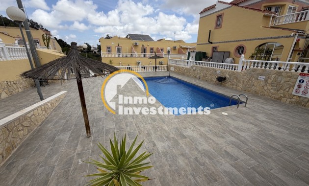 Resale - Town house - Villamartin - Bosque de las Lomas 