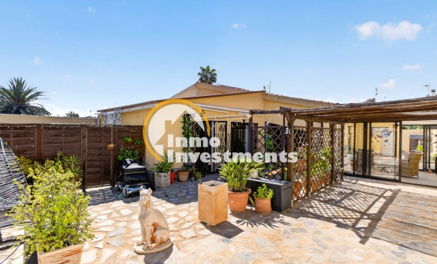 Resale - Villa - Detached - Torrevieja - Aguas Nuevas