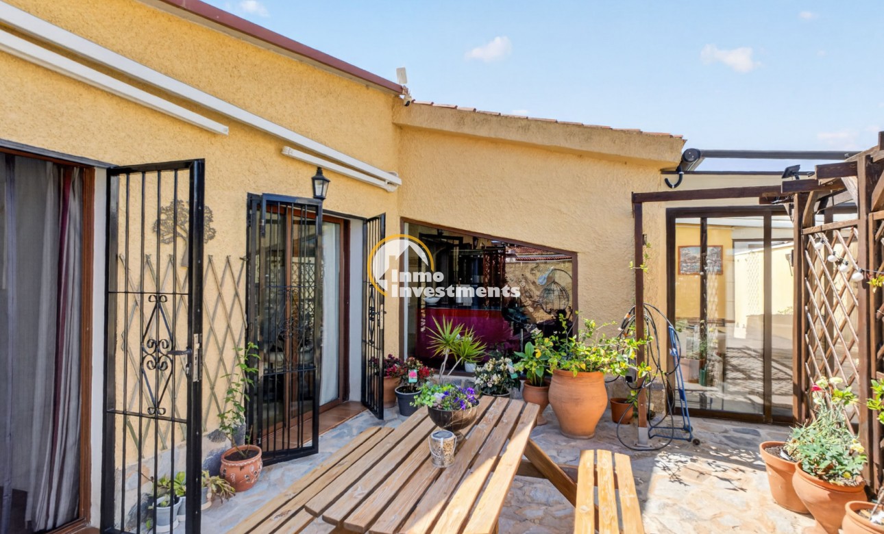Resale - Villa - Detached - Torrevieja - Aguas Nuevas