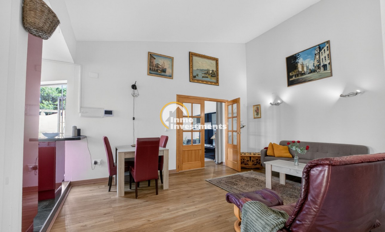 Resale - Villa - Detached - Torrevieja - Aguas Nuevas