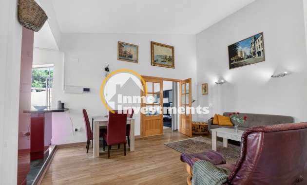 Resale - Villa - Detached - Torrevieja - Aguas Nuevas