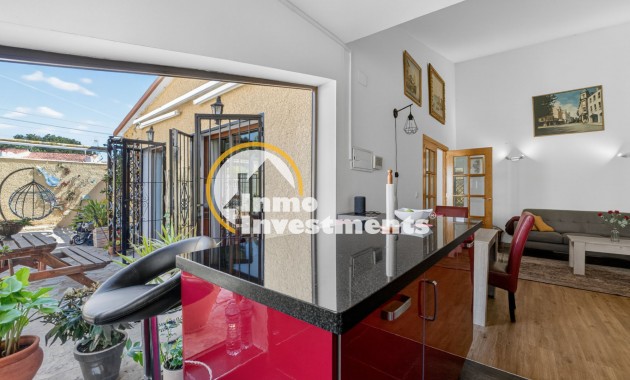 Resale - Villa - Detached - Torrevieja - Aguas Nuevas