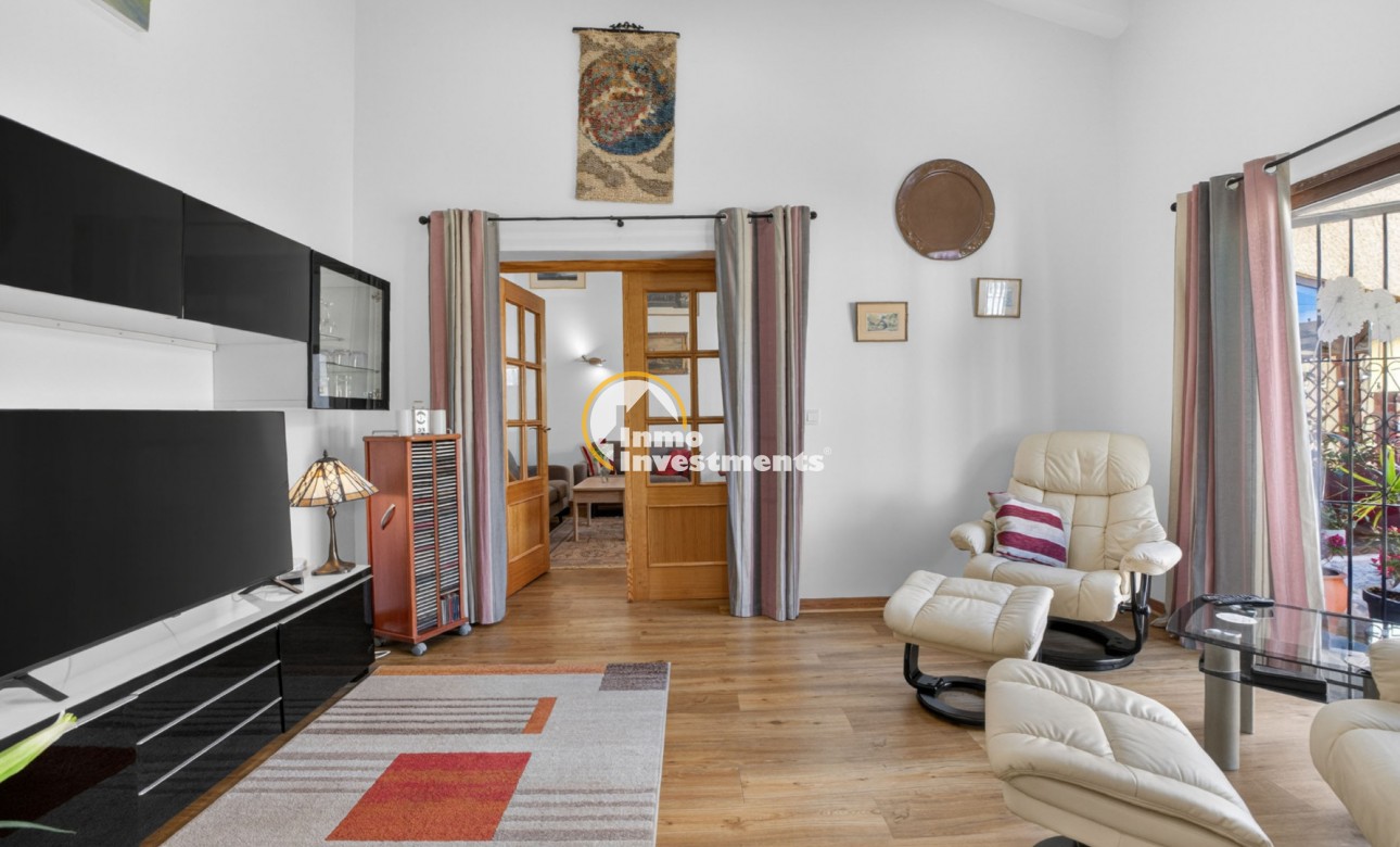 Resale - Villa - Detached - Torrevieja - Aguas Nuevas