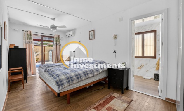 Resale - Villa - Detached - Torrevieja - Aguas Nuevas
