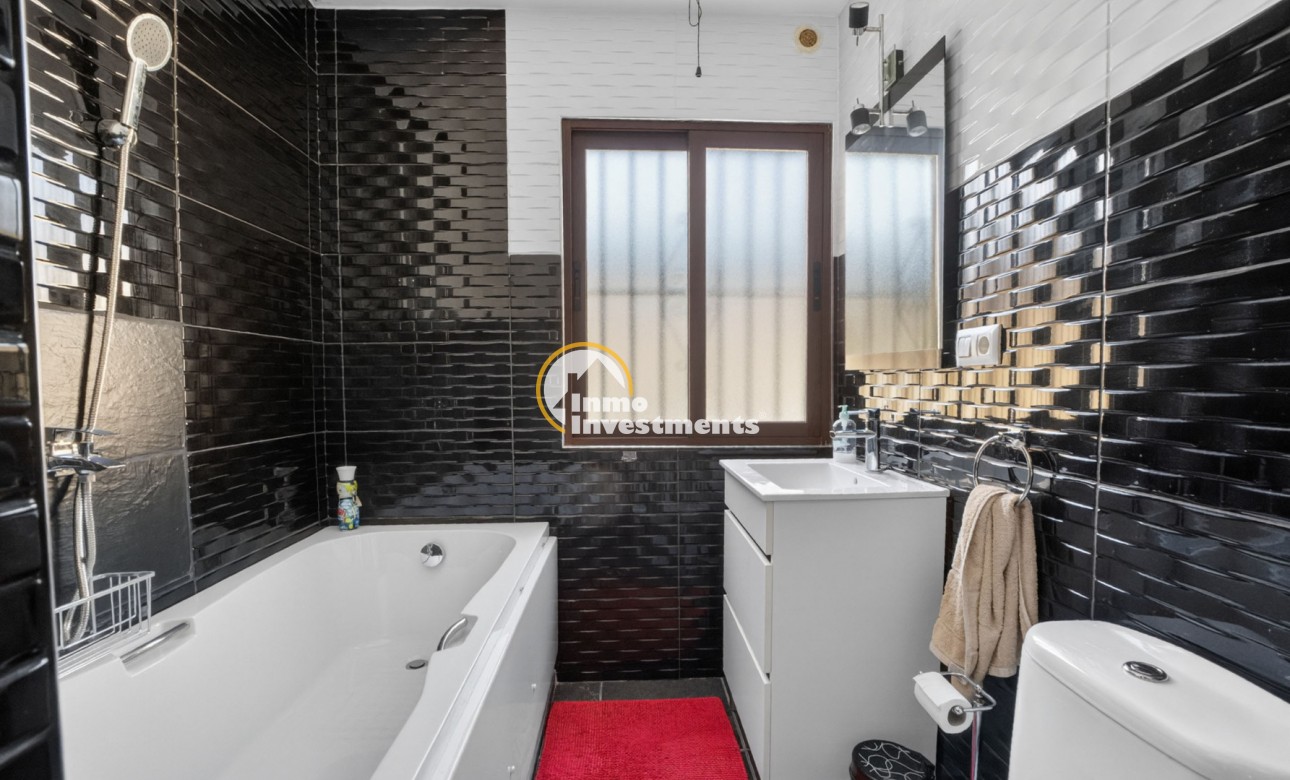 Resale - Villa - Detached - Torrevieja - Aguas Nuevas