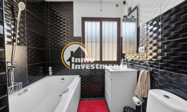 Resale - Villa - Detached - Torrevieja - Aguas Nuevas