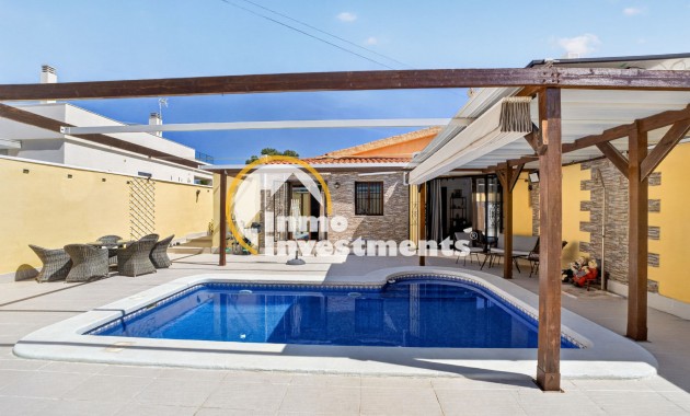 Resale - Villa - Detached - Torrevieja - Aguas Nuevas