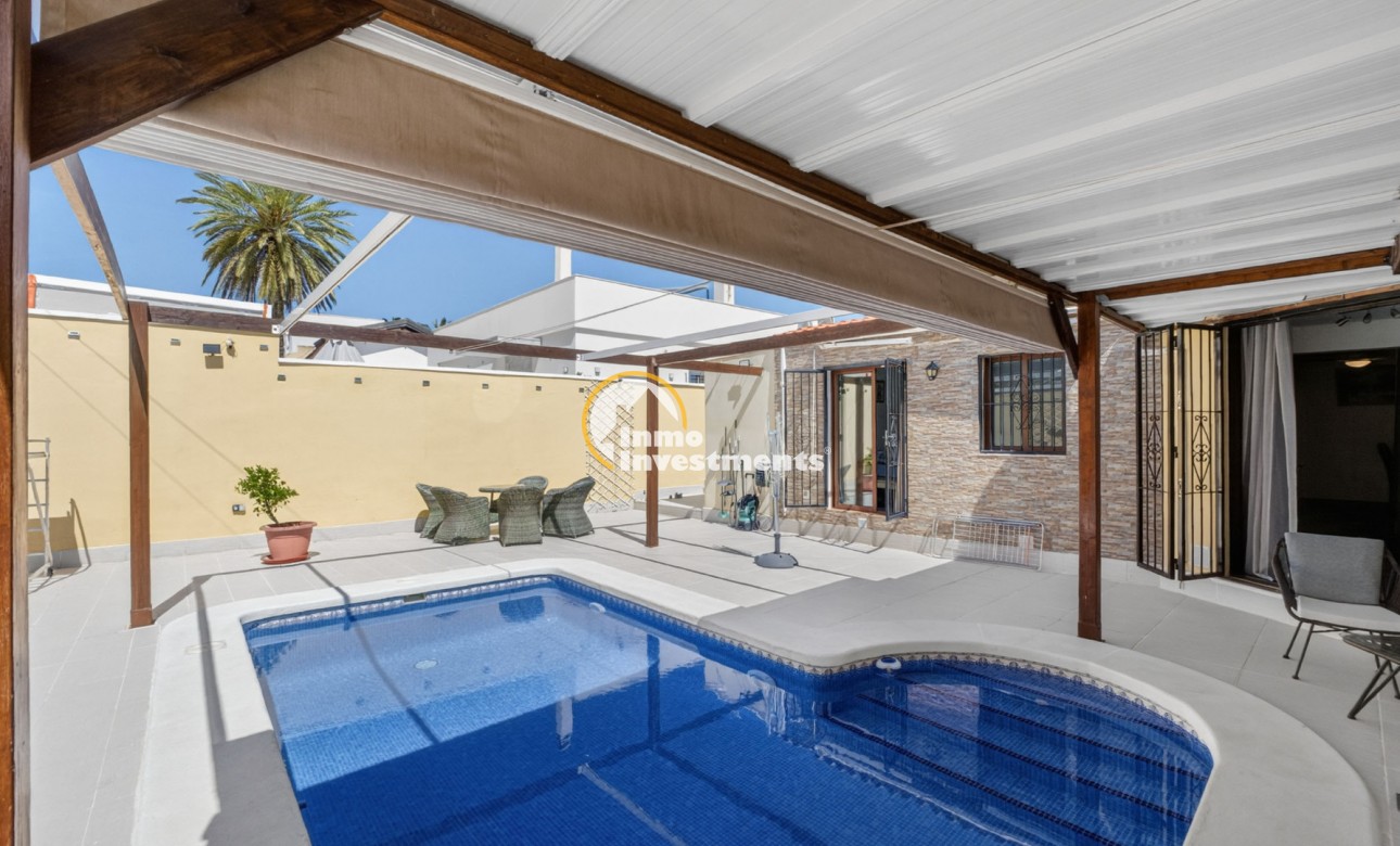 Resale - Villa - Detached - Torrevieja - Aguas Nuevas