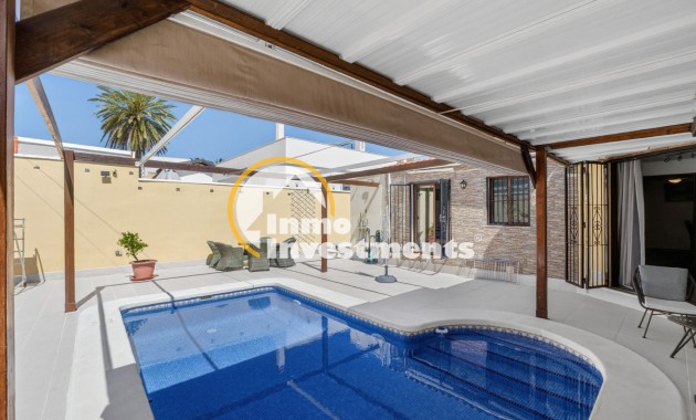 Resale - Villa - Detached - Torrevieja - Aguas Nuevas