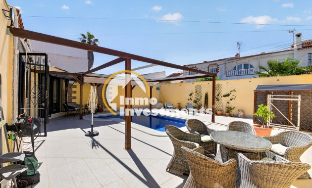 Resale - Villa - Detached - Torrevieja - Aguas Nuevas