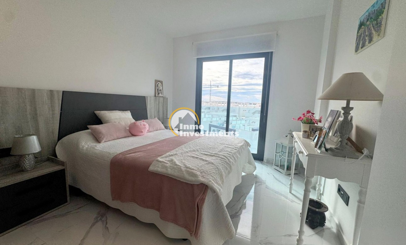 Resale - Bungalow - El Raso - El raso
