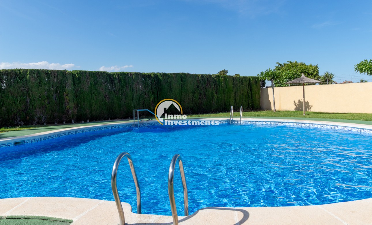 Resale - Bungalow - Torrevieja - San Luis