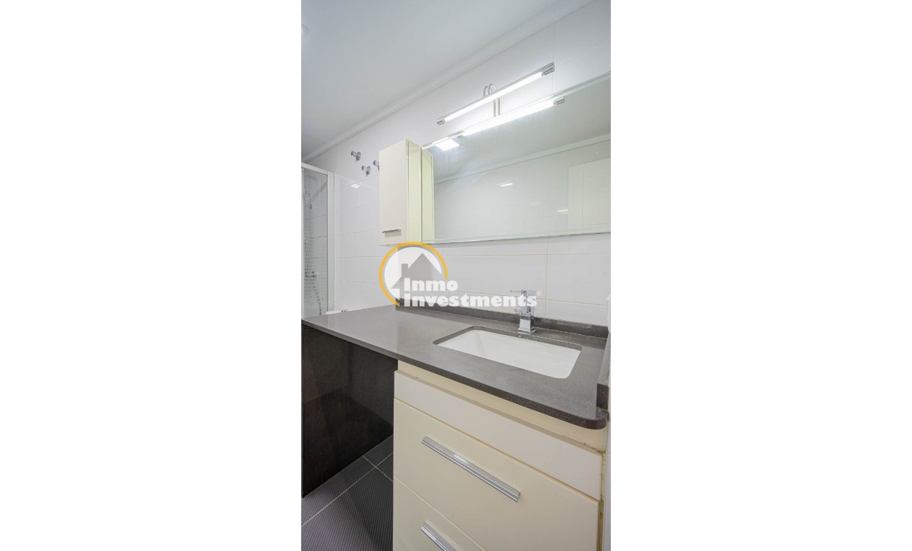 Resale - Apartment - Torrevieja - Torrevieja Centre
