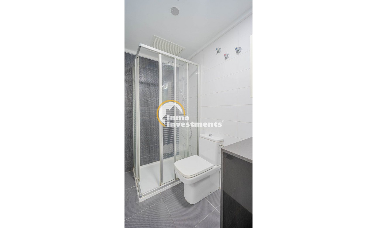 Resale - Apartment - Torrevieja - Torrevieja Centre