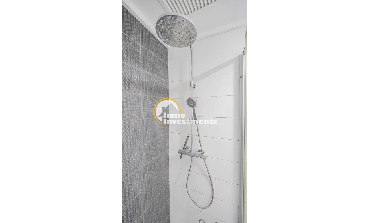 Resale - Apartment - Torrevieja - Torrevieja Centre