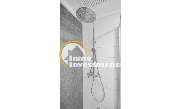 Resale - Apartment - Torrevieja - Torrevieja Centre