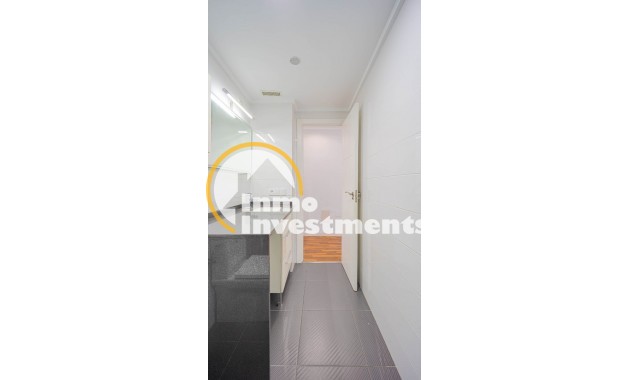 Resale - Apartment - Torrevieja - Torrevieja Centre