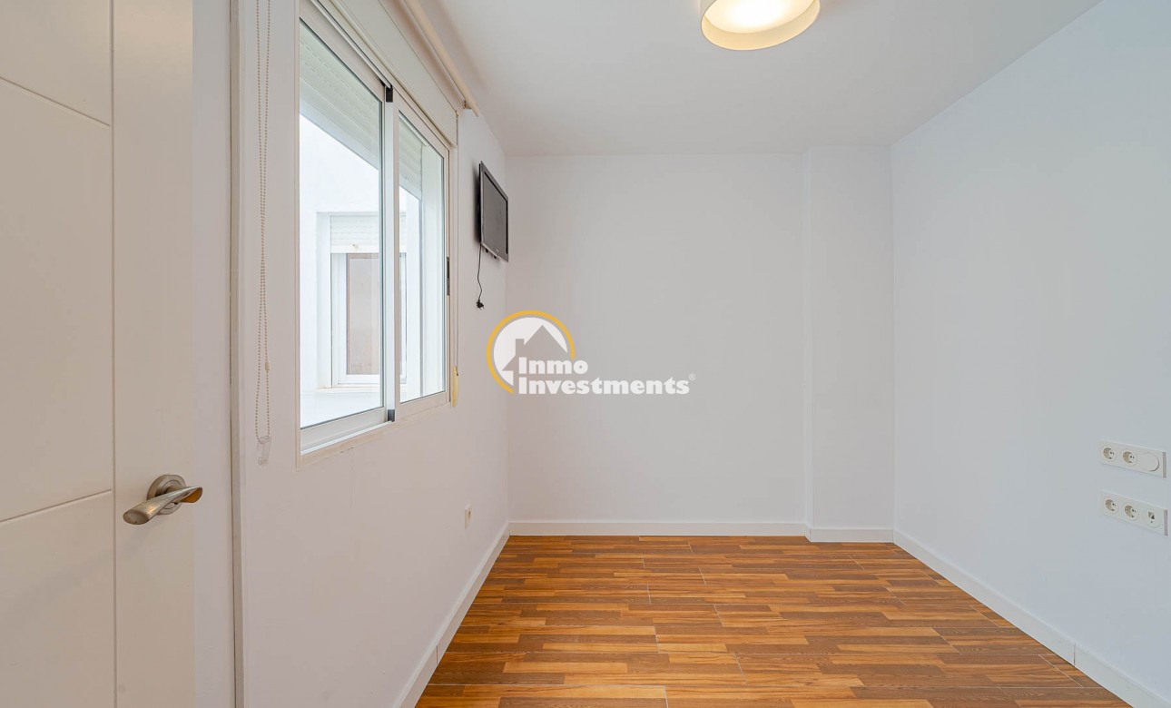 Resale - Apartment - Torrevieja - Torrevieja Centre