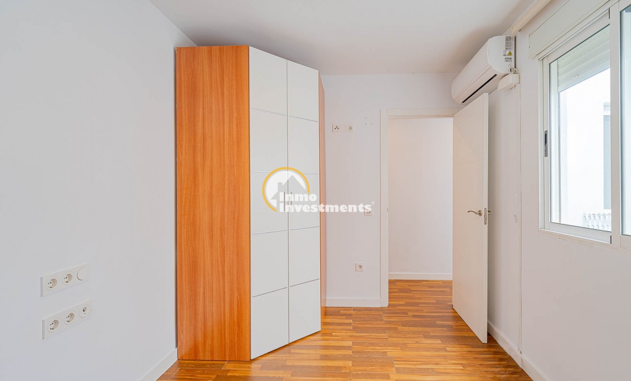 Resale - Apartment - Torrevieja - Torrevieja Centre