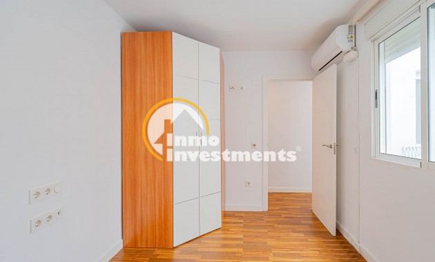 Resale - Apartment - Torrevieja - Torrevieja Centre