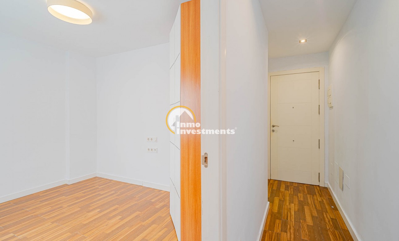 Resale - Apartment - Torrevieja - Torrevieja Centre
