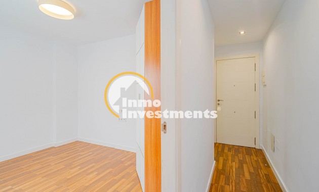Resale - Apartment - Torrevieja - Torrevieja Centre