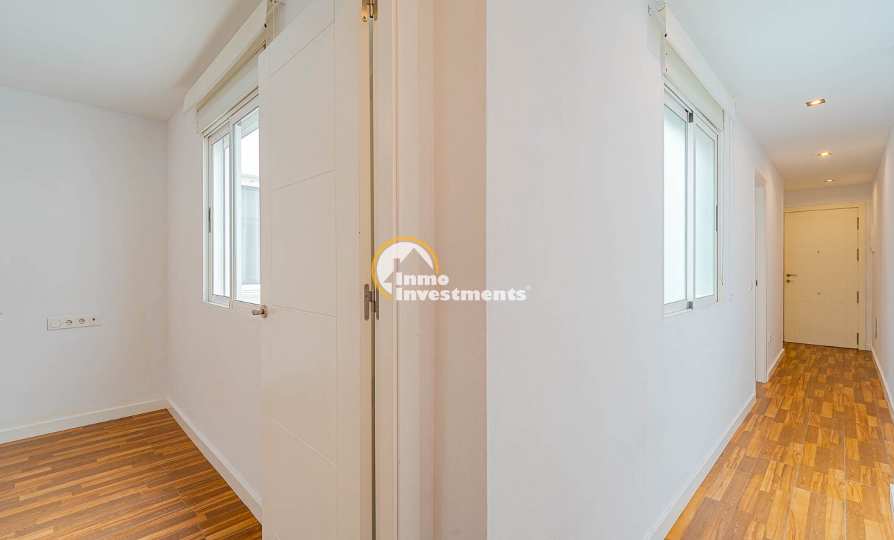 Resale - Apartment - Torrevieja - Torrevieja Centre