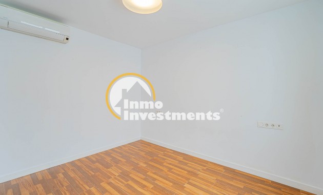 Resale - Apartment - Torrevieja - Torrevieja Centre