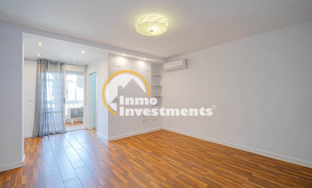 Resale - Apartment - Torrevieja - Torrevieja Centre