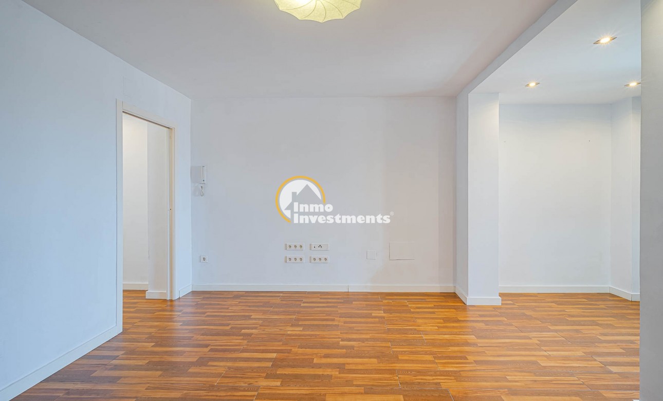 Resale - Apartment - Torrevieja - Torrevieja Centre
