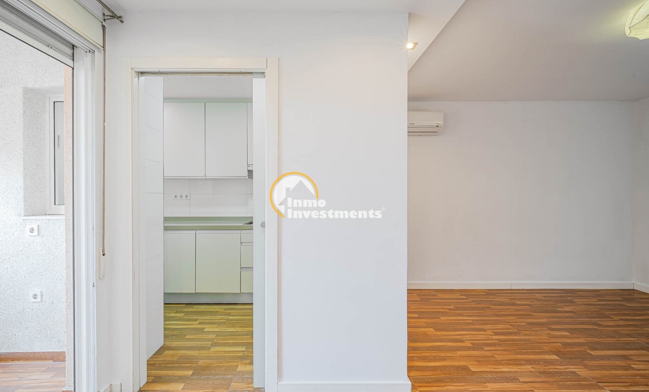 Resale - Apartment - Torrevieja - Torrevieja Centre