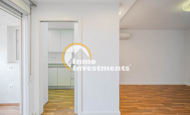 Resale - Apartment - Torrevieja - Torrevieja Centre