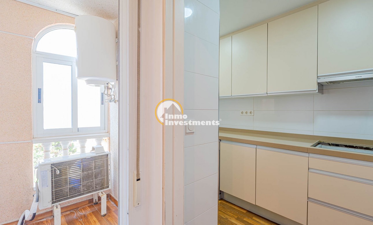 Resale - Apartment - Torrevieja - Torrevieja Centre