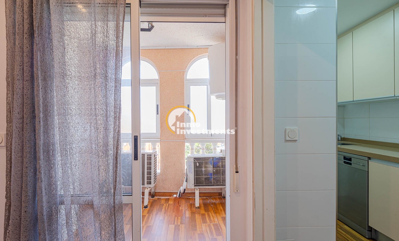Resale - Apartment - Torrevieja - Torrevieja Centre