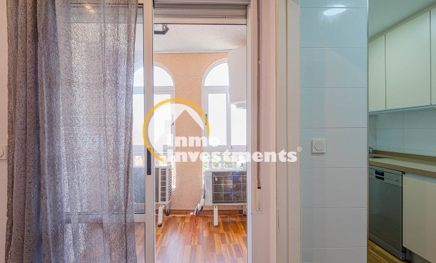 Resale - Apartment - Torrevieja - Torrevieja Centre