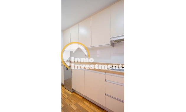 Resale - Apartment - Torrevieja - Torrevieja Centre