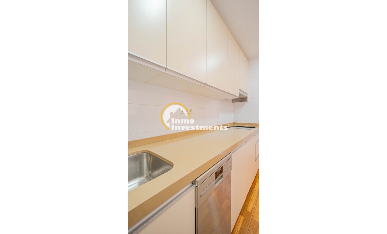 Resale - Apartment - Torrevieja - Torrevieja Centre