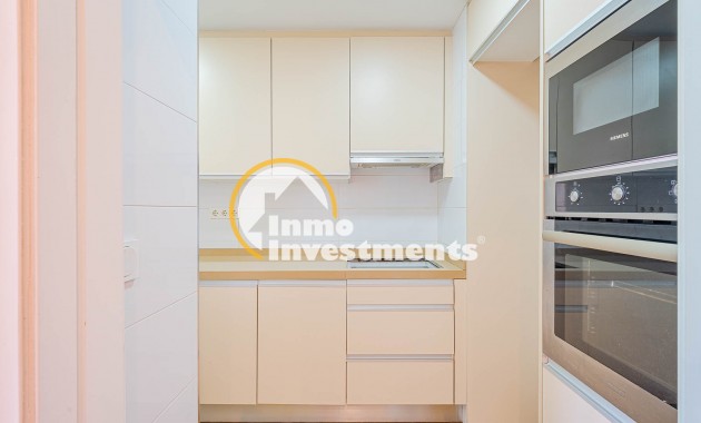 Resale - Apartment - Torrevieja - Torrevieja Centre