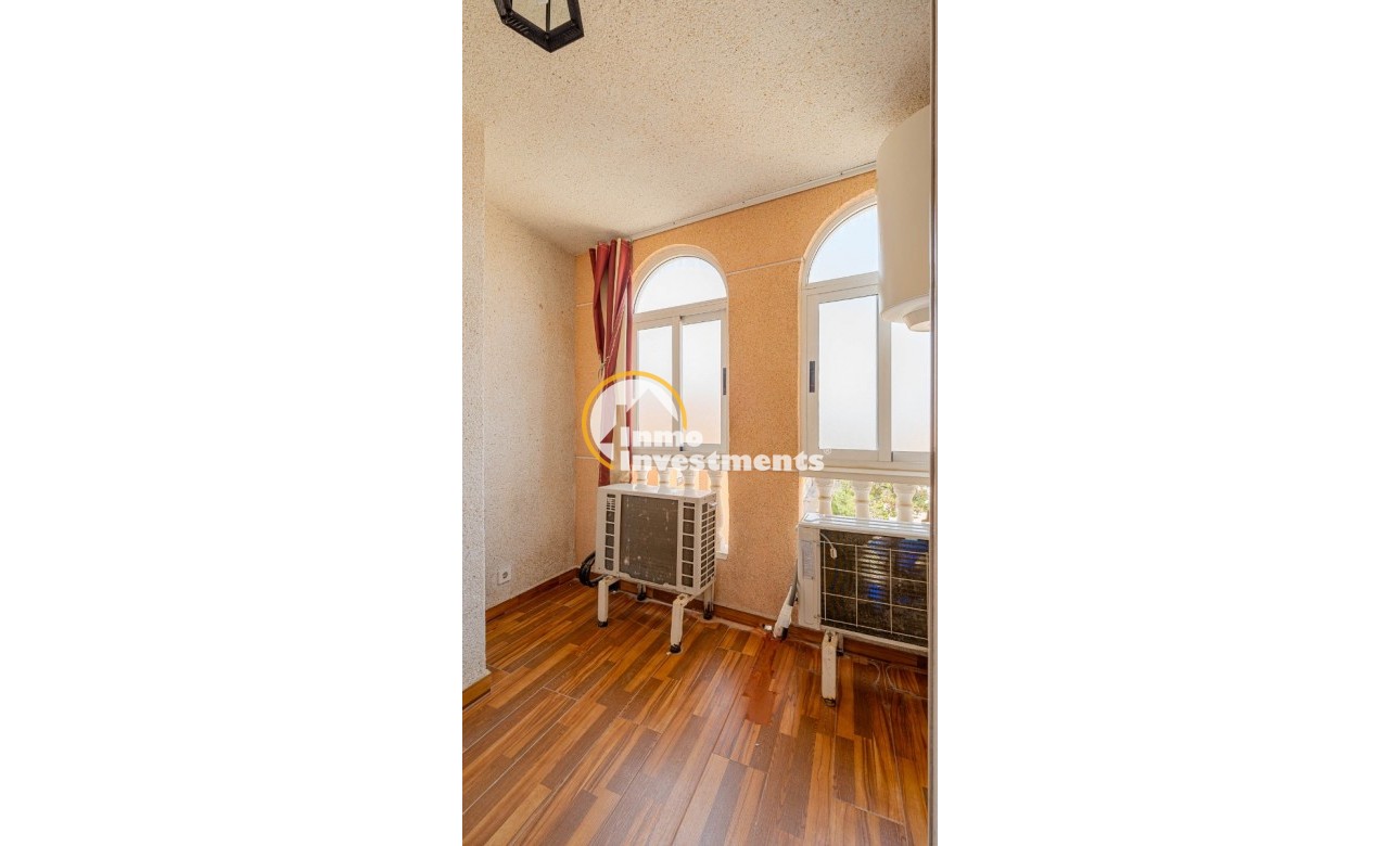 Resale - Apartment - Torrevieja - Torrevieja Centre
