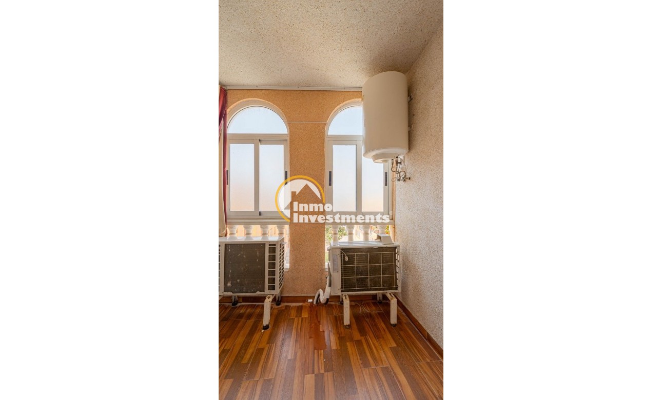 Resale - Apartment - Torrevieja - Torrevieja Centre
