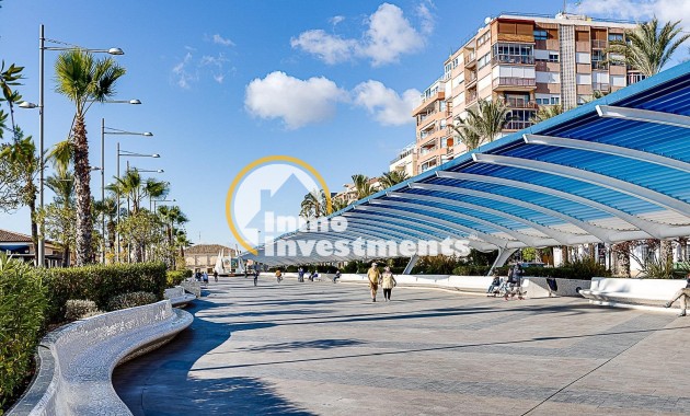 Resale - Apartment - Torrevieja - Torrevieja Centre