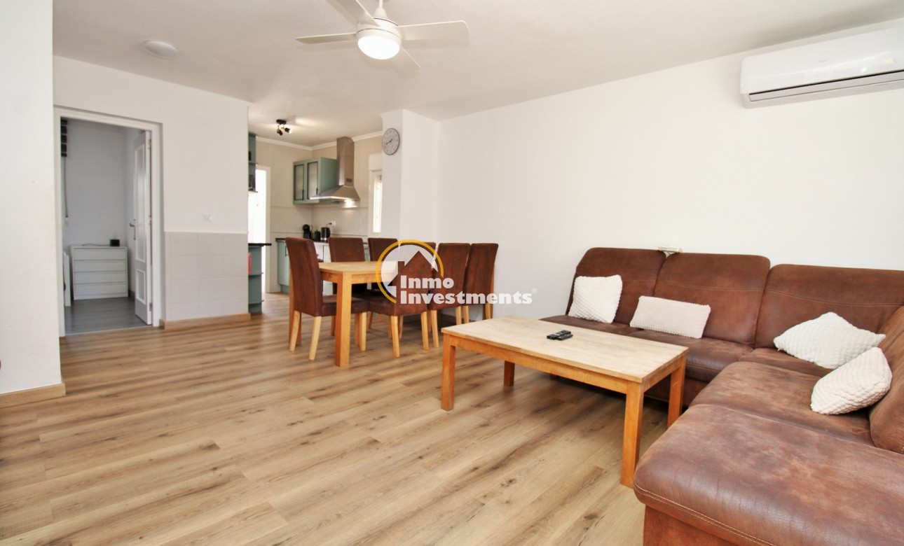 Resale - Town house - Villamartin - Blue Lagoon