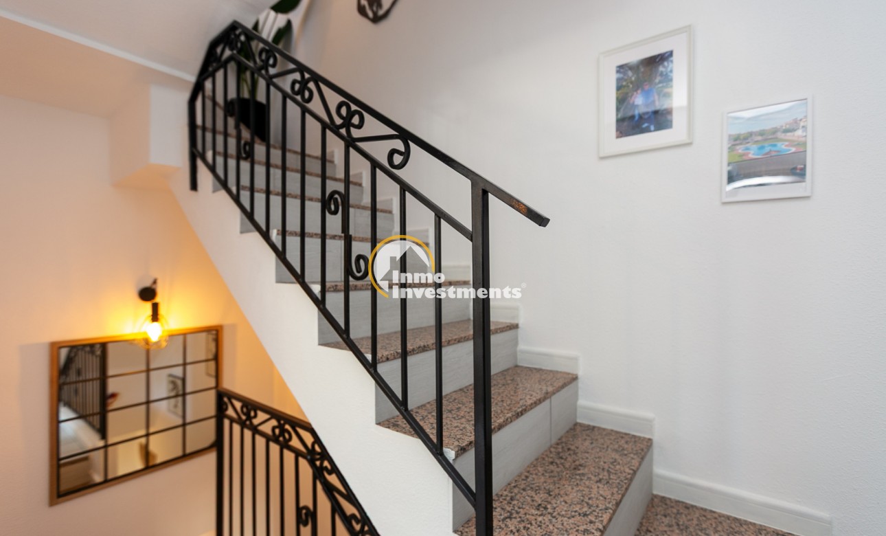 Till salu - Quad House - Los Altos