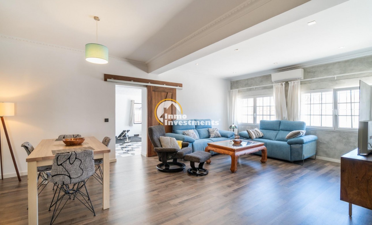 Reventa - Chalet independiente - Torrevieja - Torreta Florida