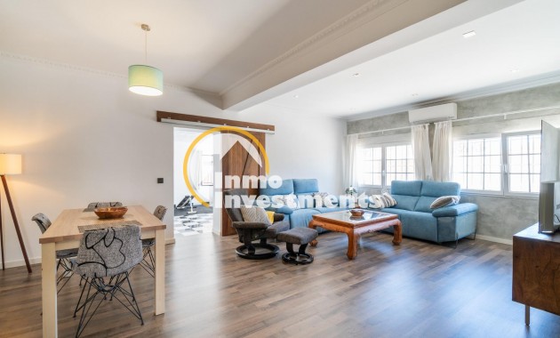 Reventa - Chalet independiente - Torrevieja - Torreta Florida